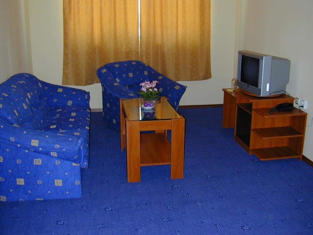 רוסה Family Hotel Familya חדר תמונה