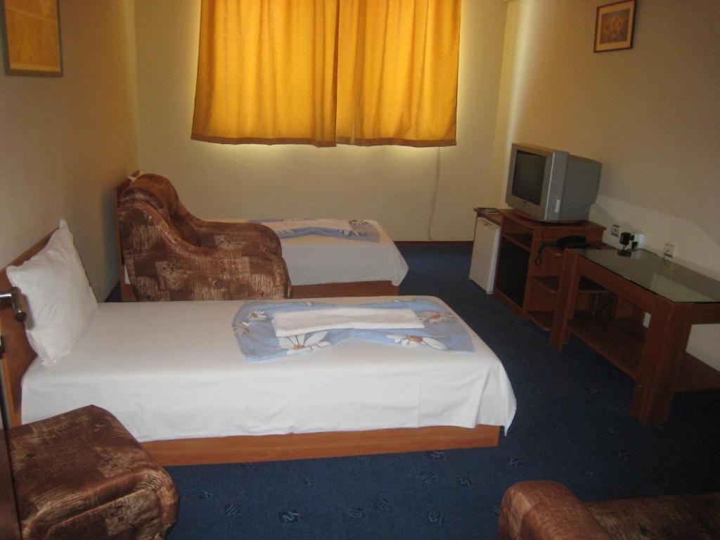 רוסה Family Hotel Familya חדר תמונה