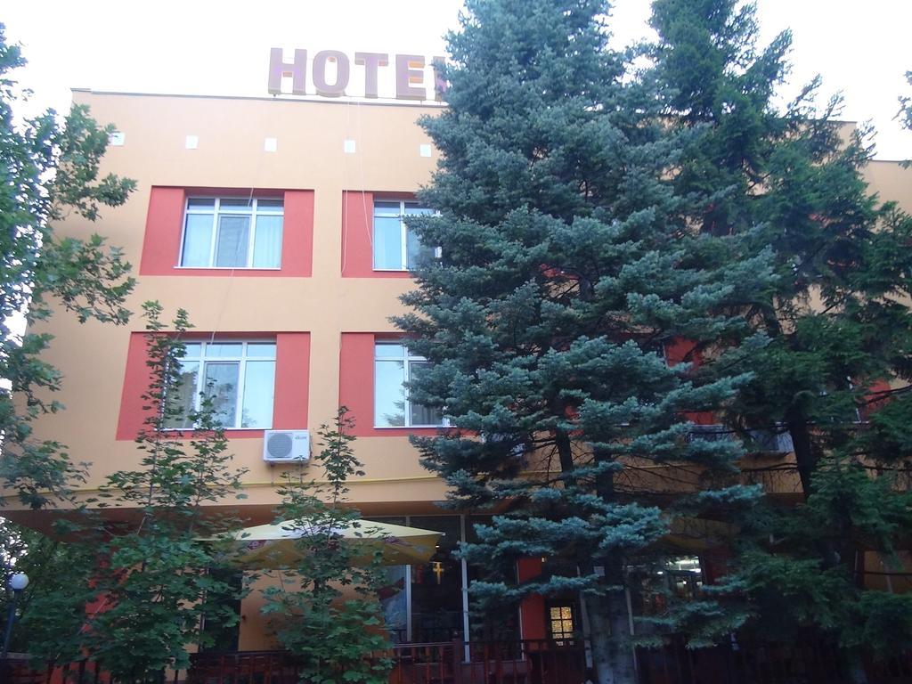 רוסה Family Hotel Familya מראה חיצוני תמונה